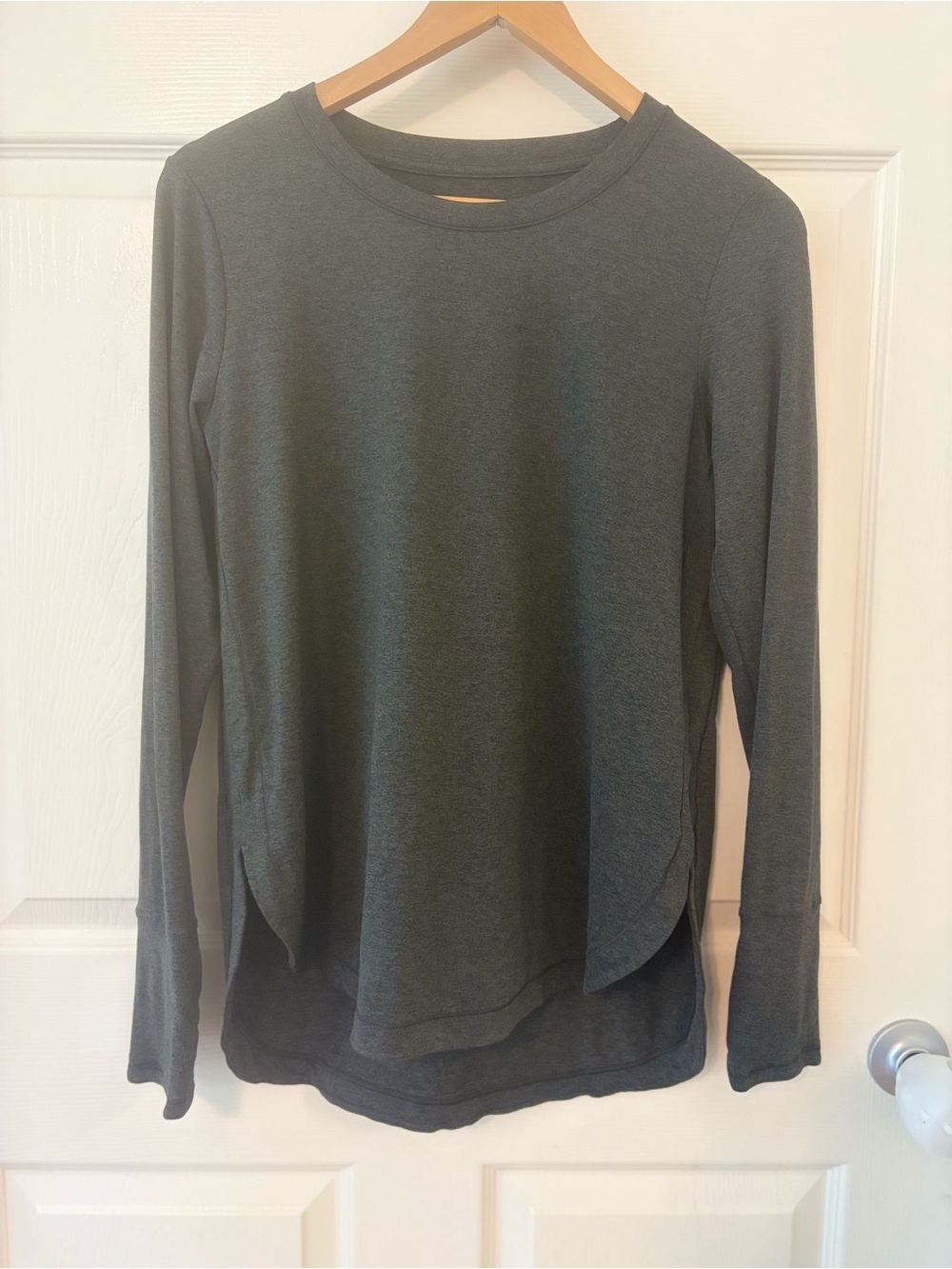 Athleta women’s Heathered Dark Gray Crewneck Long Sleeve Top